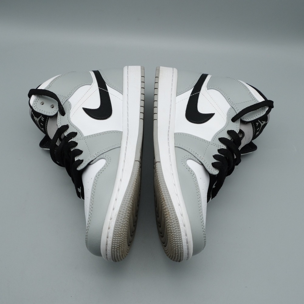 Jordan 1 Mid Mens Grey White Black 554724-092 Streetwear 7.5 Sneaker - Picture 4 of 11